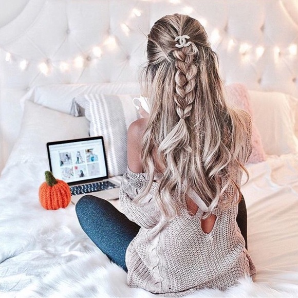 New LAST M/L Cable Knit Sweater cross back - Picture 2 of 8